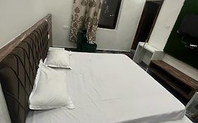 Hotel Jai Mata Chintpurni Family Hotel